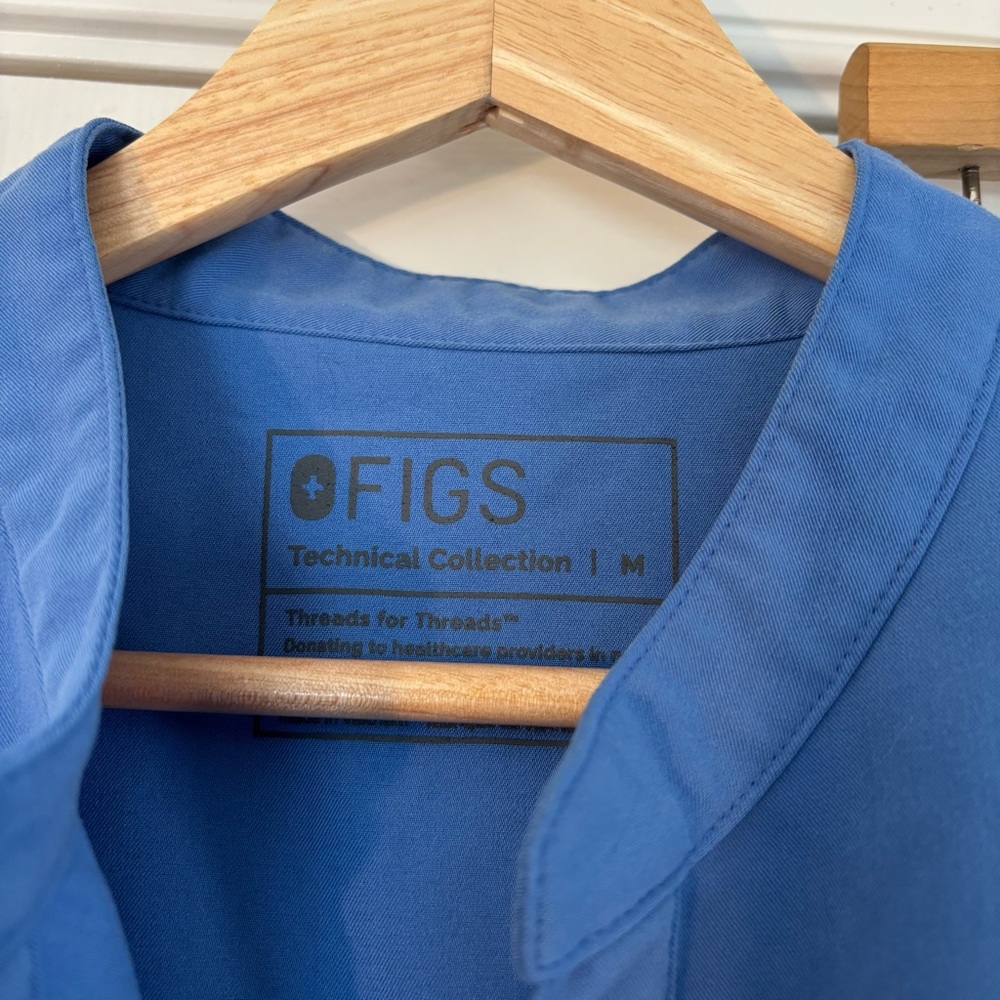 FIGS Ceil Blue Scrub Set M Rafaella Top High Waisted Zamora Joggers M/P Short - Picture 4 of 8